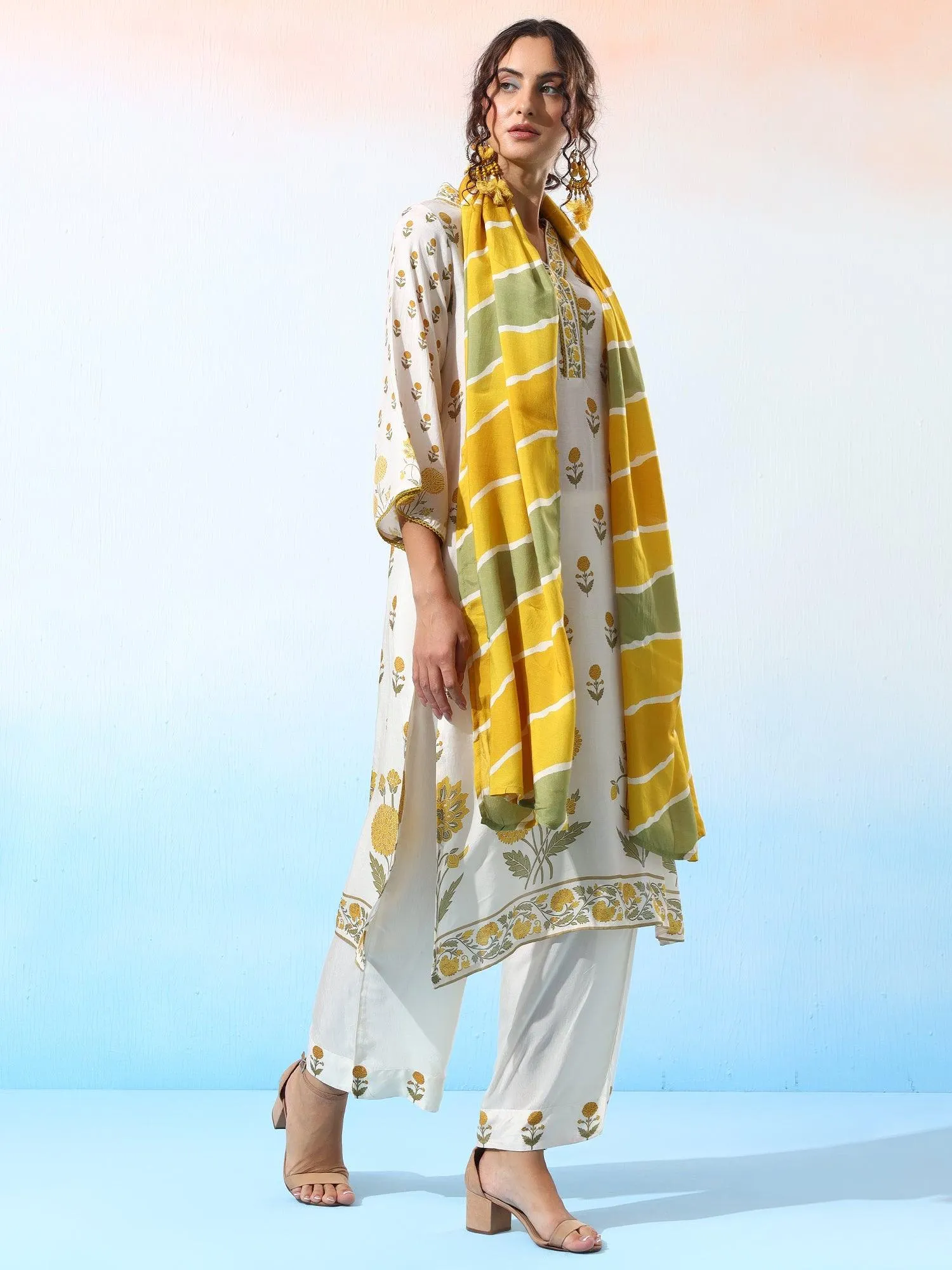 Laila Muslin Yellow Floral Printed Kurta Set