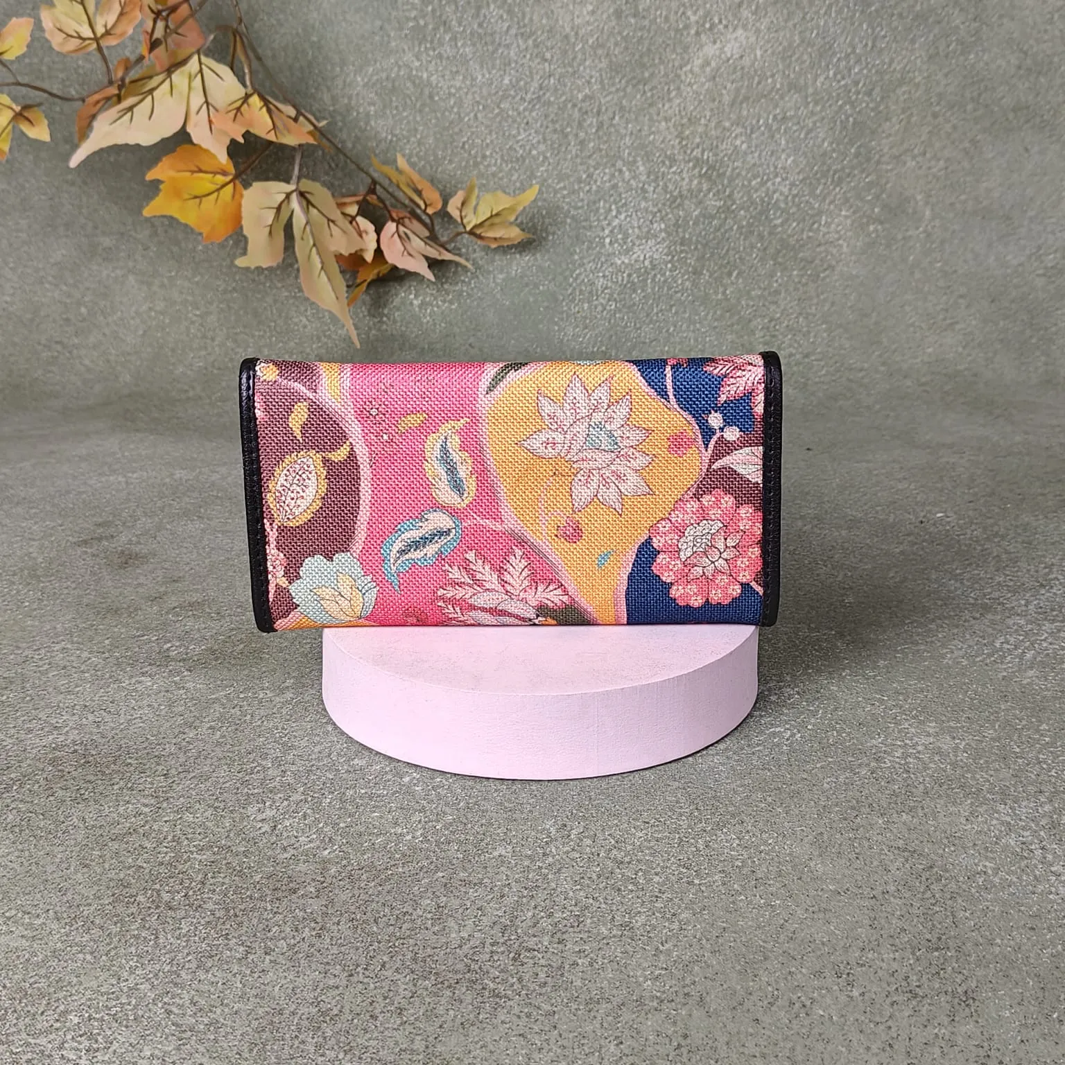 Office Wallet Jacobean Prints Design