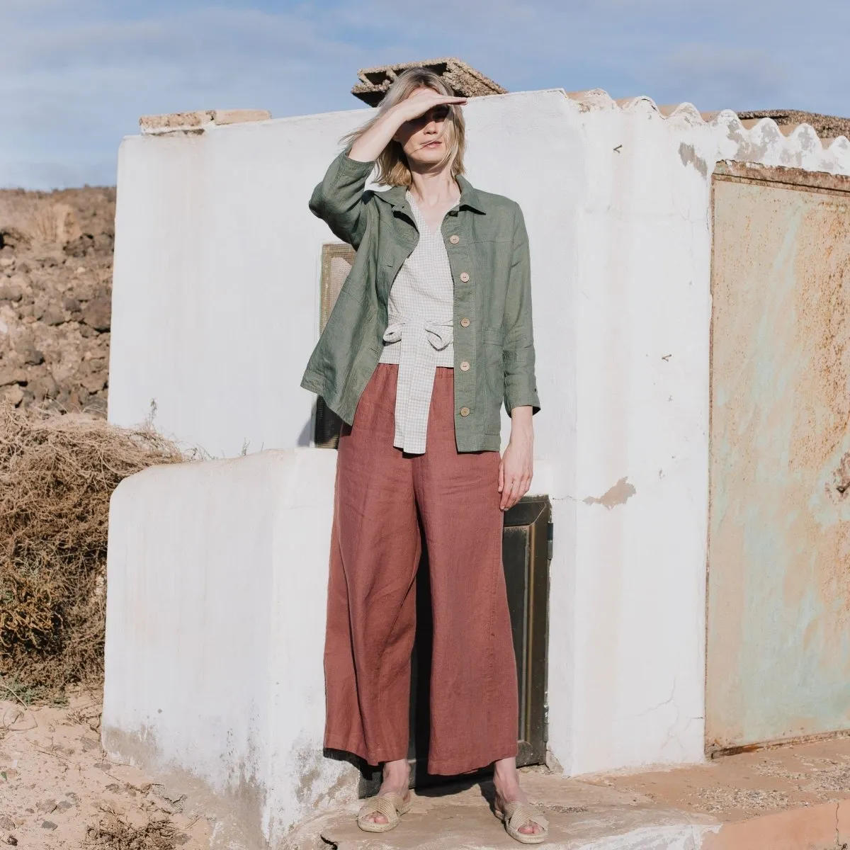 R: HELSINKI button down linen jacket (Size: S/M; Color: Beige)