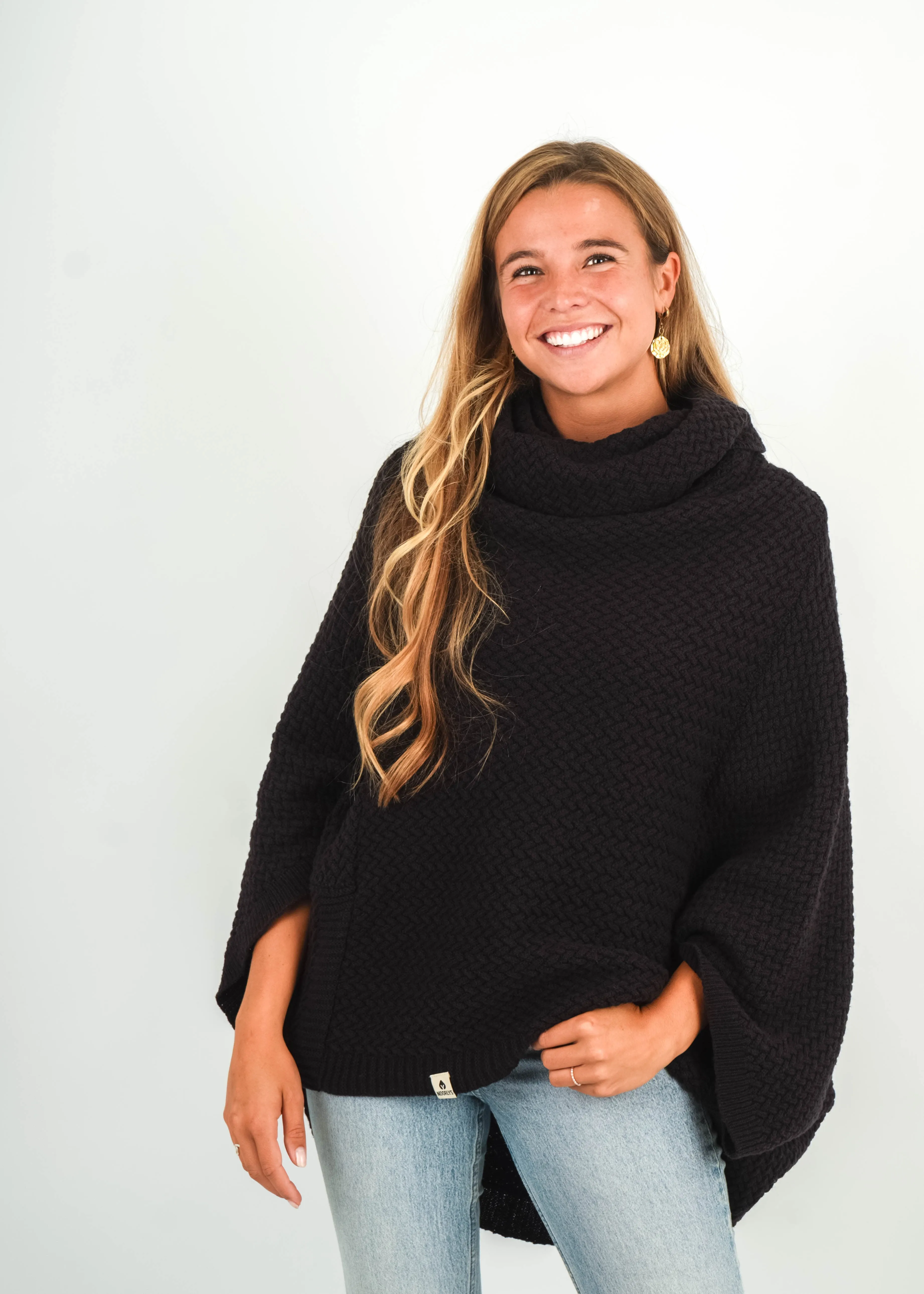 Strick-Poncho MUUS Black