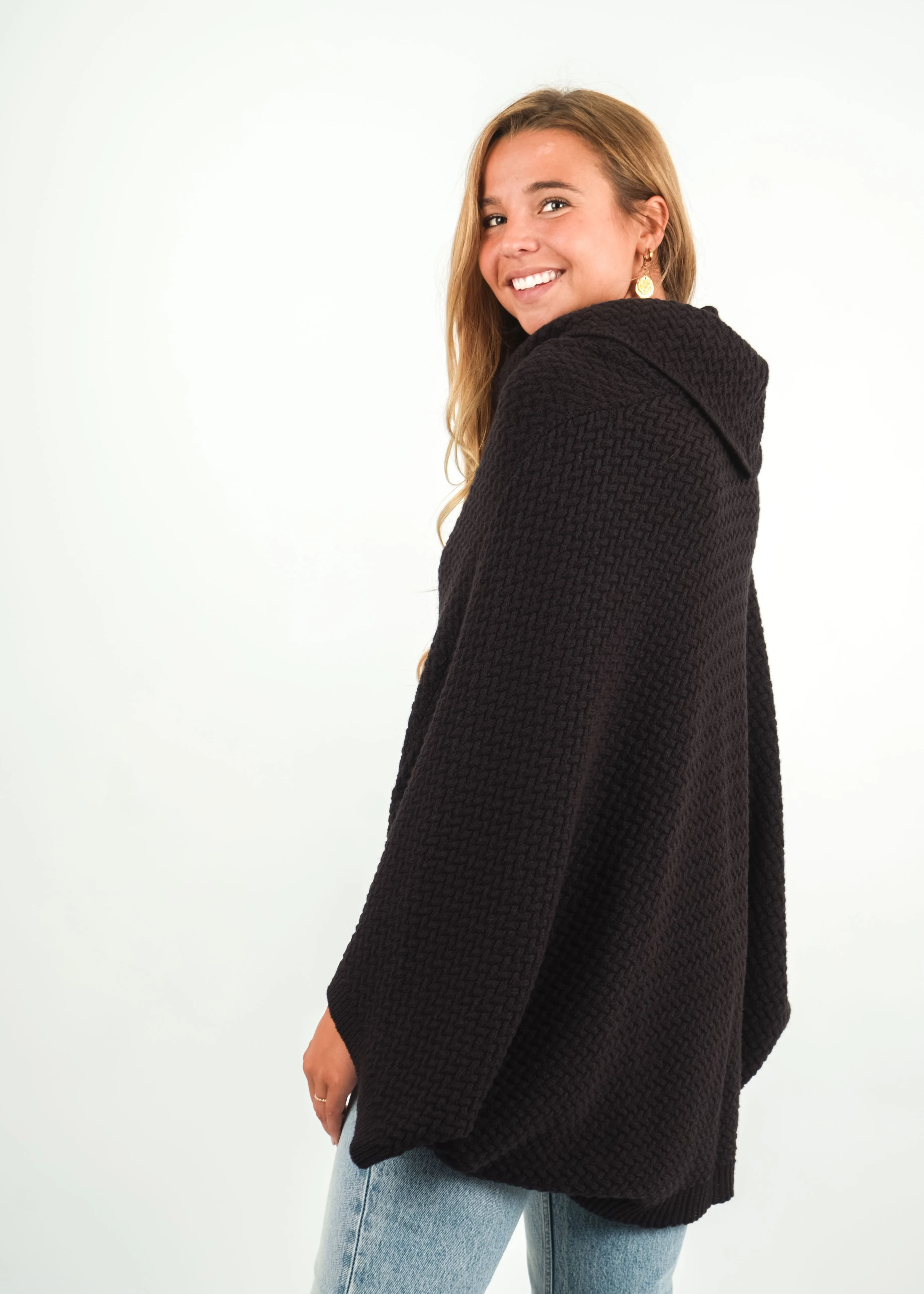 Strick-Poncho MUUS Black