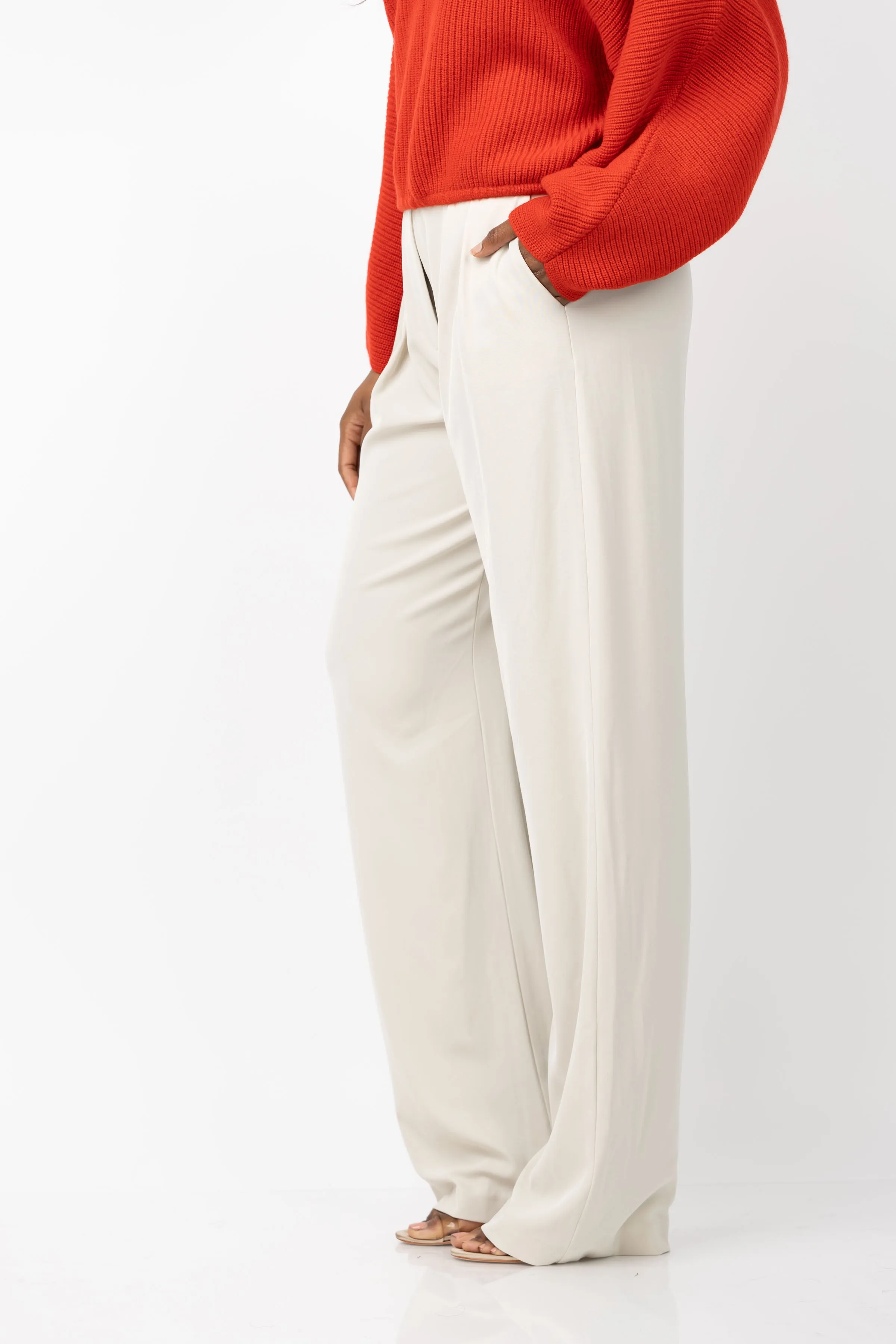 The Sei Double Pleated Trousers in Oyster