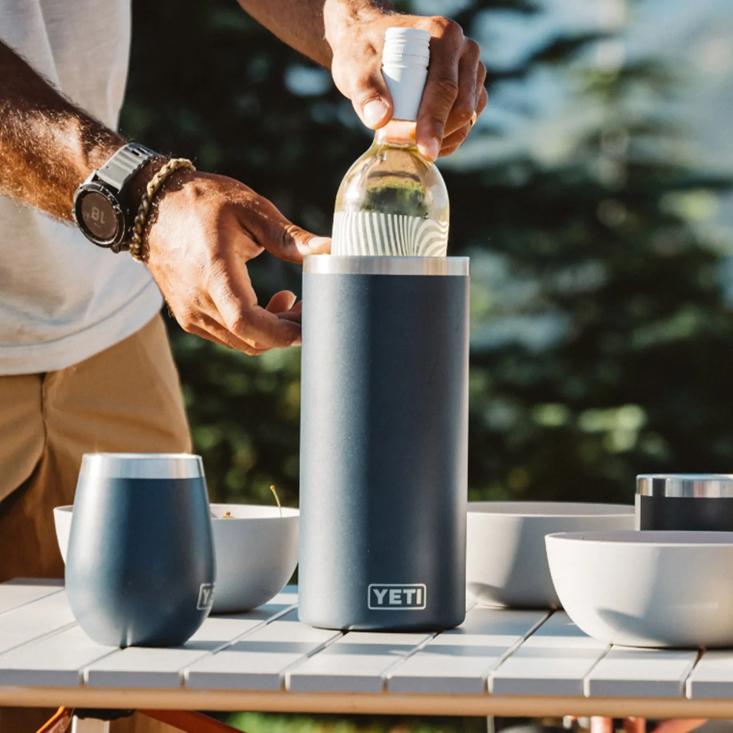 YETI Rambler Wine Chiller, Navy